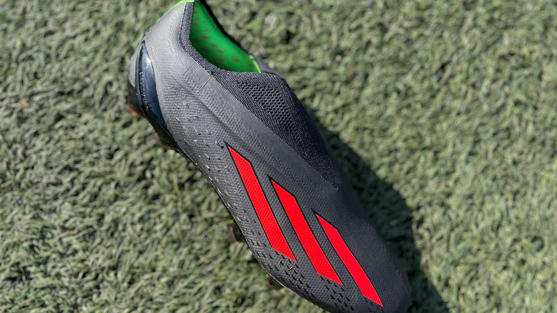 手軟地祭出 手軟地祭出